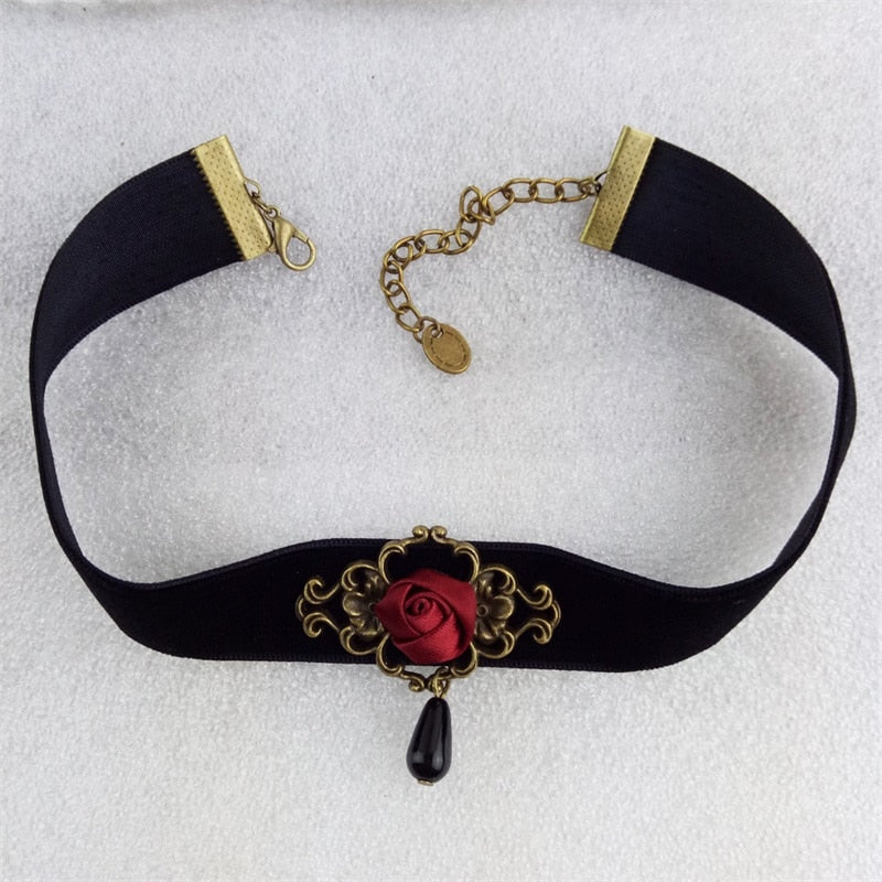 Gothic Elegant Rose Choker