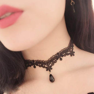 Gothic Elegant Lace Pendant Choker